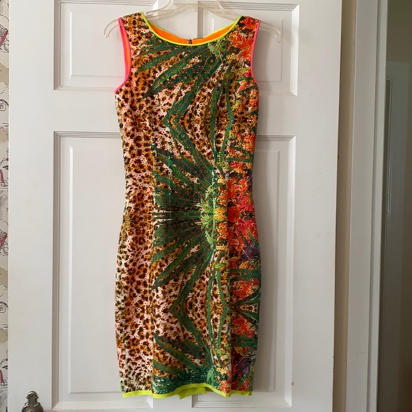 Elie Tahari Dresses & Skirts - Ellie Tahari tropical print dress. Sz 0. NWT $598